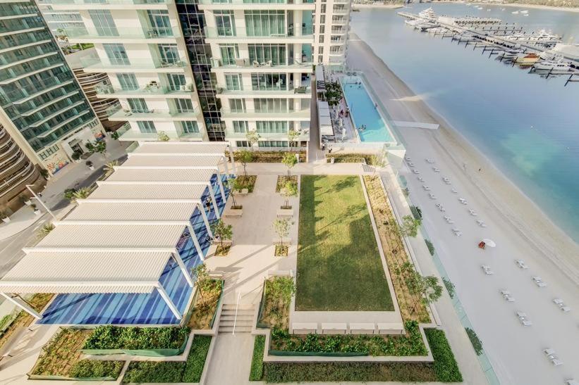 Lux BnB 1BR Spectacular Palm Sea Views Private Beach Apartment Dubai Exterior foto