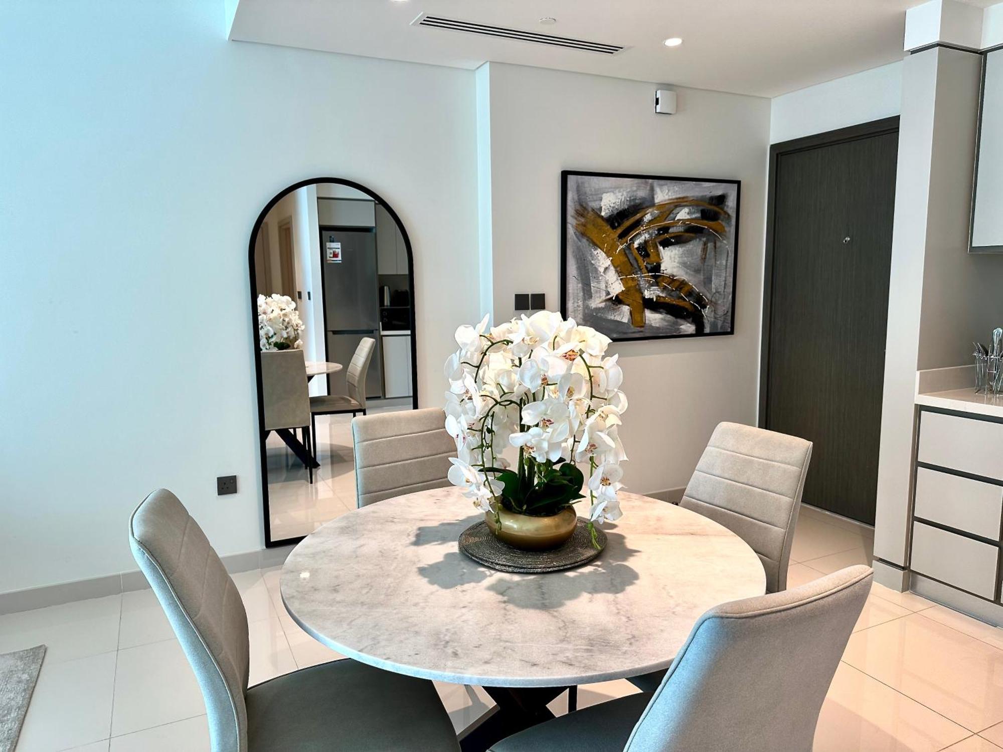 Lux BnB 1BR Spectacular Palm Sea Views Private Beach Apartment Dubai Exterior foto