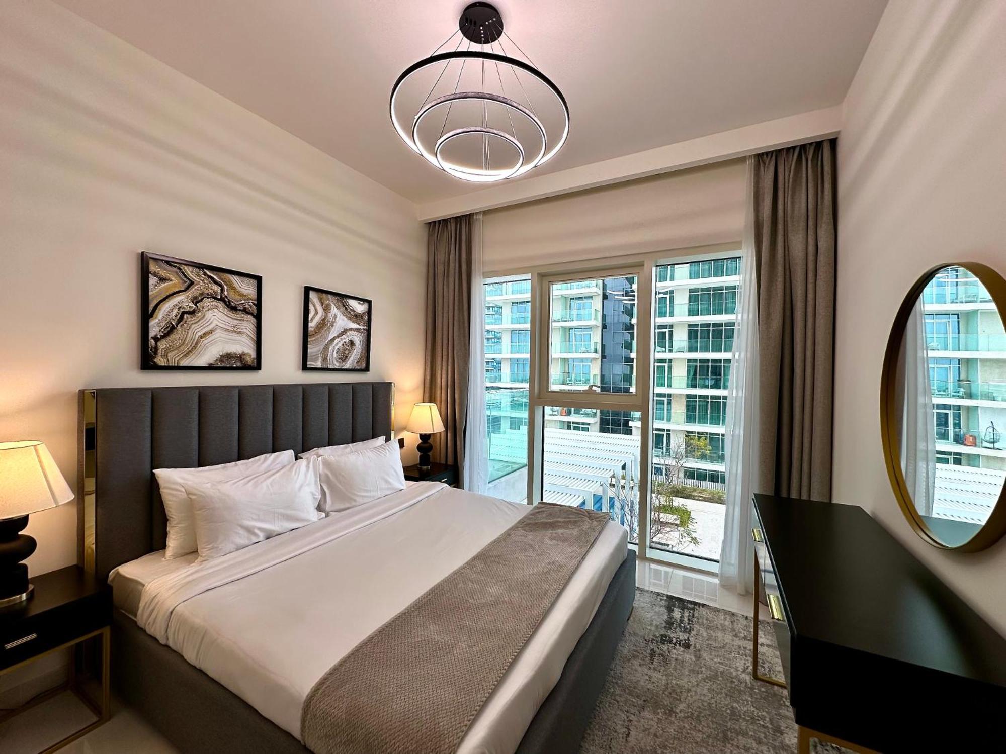 Lux BnB 1BR Spectacular Palm Sea Views Private Beach Apartment Dubai Exterior foto